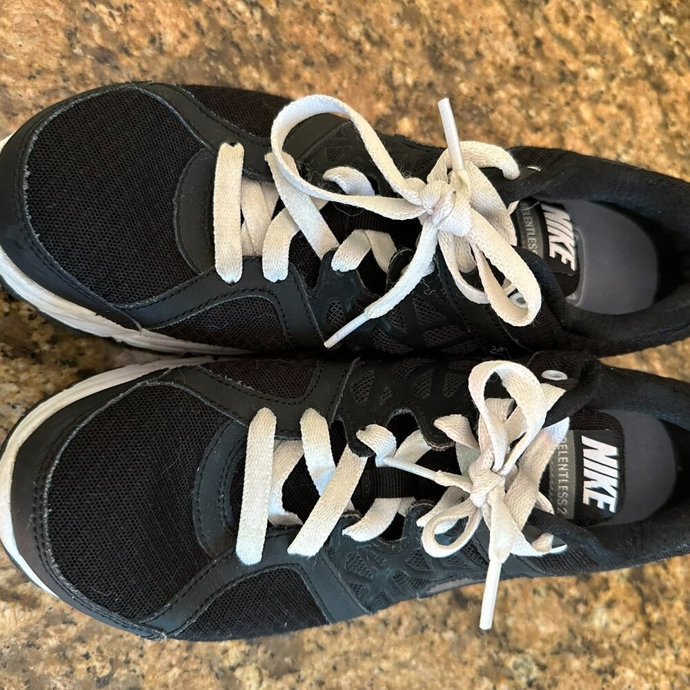 Nike Relentless 2 Sneakers, Black, Size 9